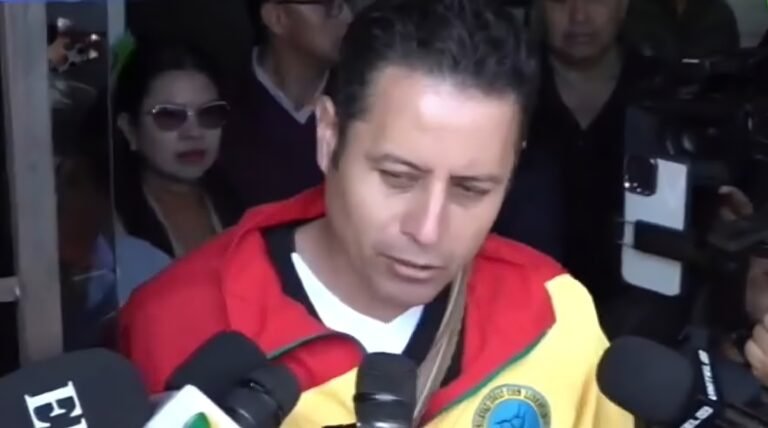 Lara cuestiona silencio de autoridades electas de PDC frente a los ataques en su contra