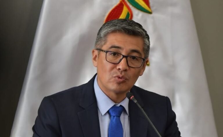 Gobierno descarta cambios con el dólar flexible y proyecta buena oferta de divisas